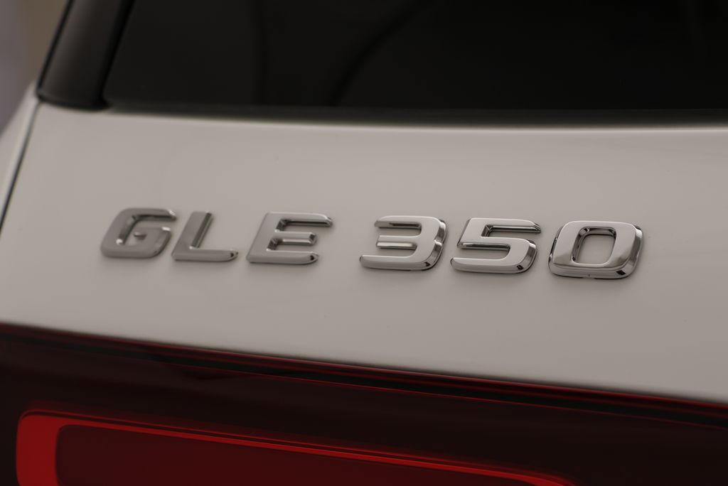 Thumbnail: 2026 Mercedes-Benz GLE - 9