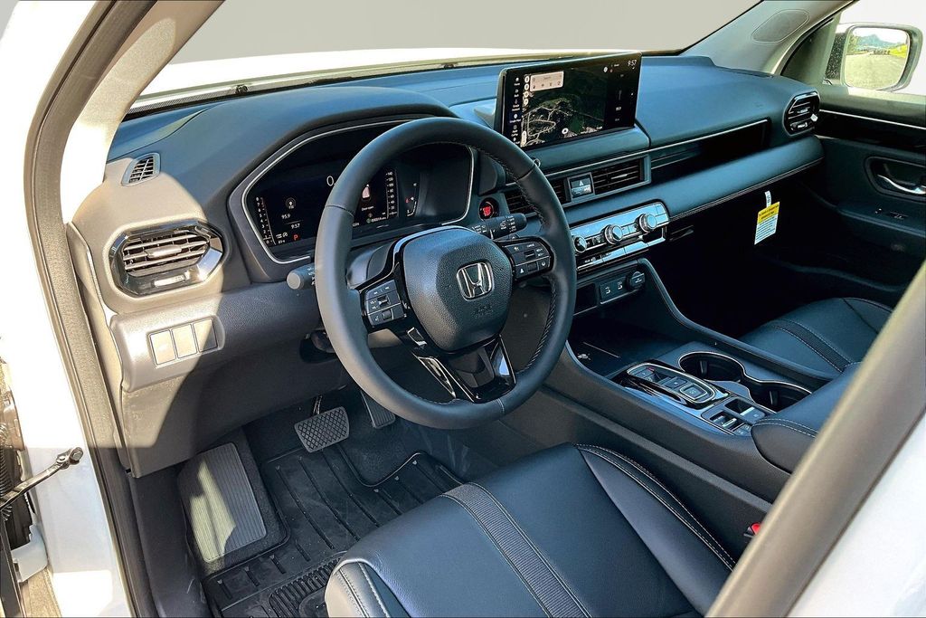 View vehicle photo 6