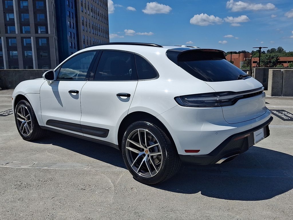 Thumbnail: 2026 Porsche Macan - 3