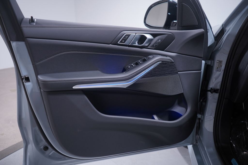 2025 BMW X5 xDrive40i 10