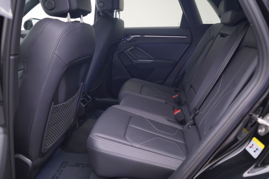 Thumbnail: 2025 Audi Q3 - 7