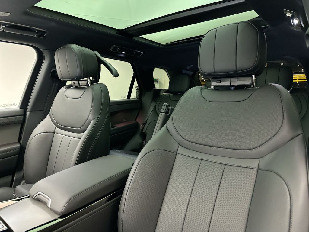2025 Land Rover Range Rover Sport SE Dynamic 9