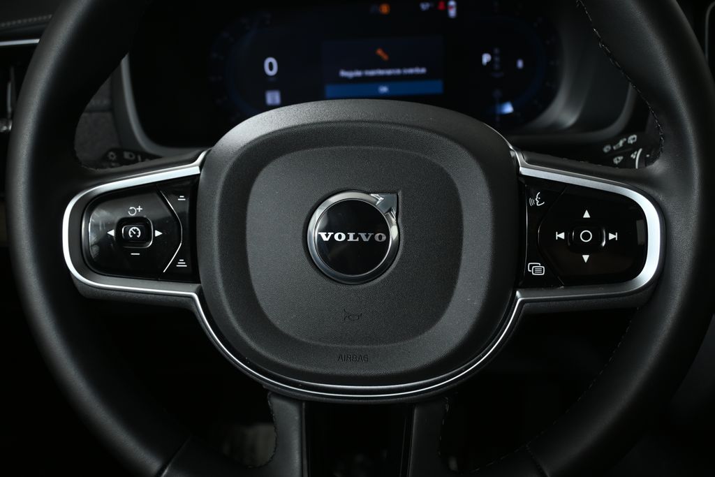 Thumbnail: 2025 Volvo XC90 - 18