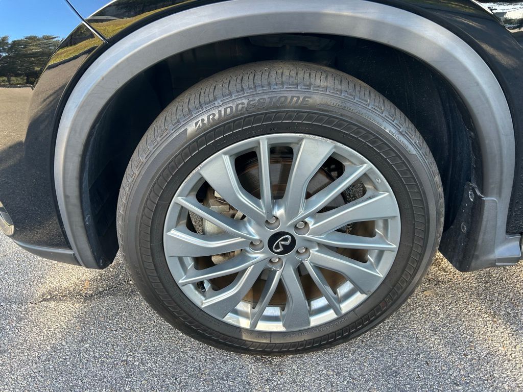 Thumbnail: 2024 INFINITI QX50 - 9