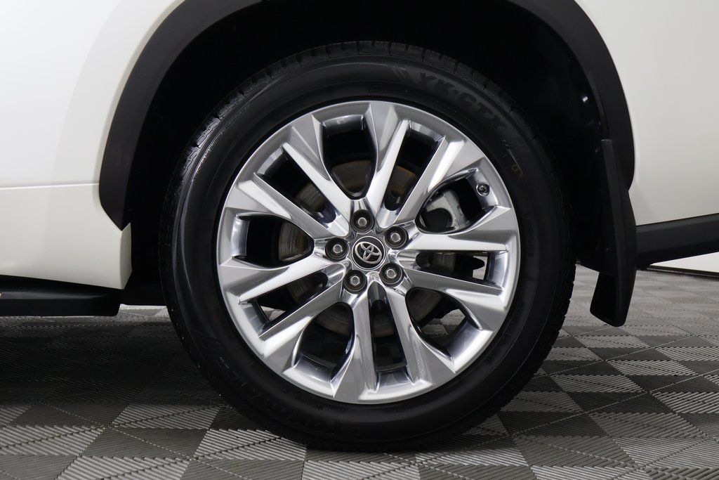 Thumbnail: 2020 Toyota Highlander - 17
