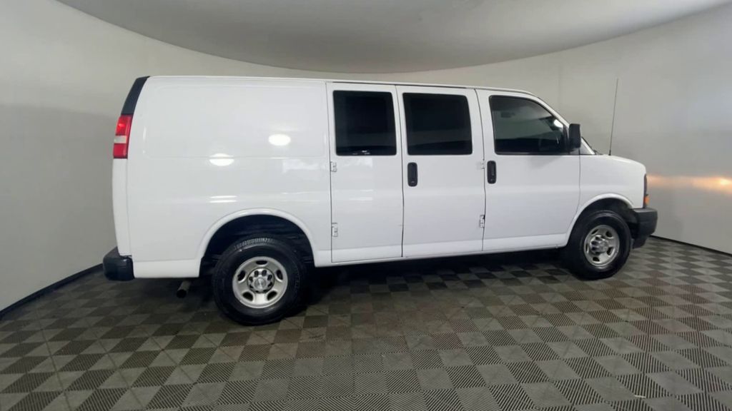 2017 Chevrolet Express 2500 Work Van 9