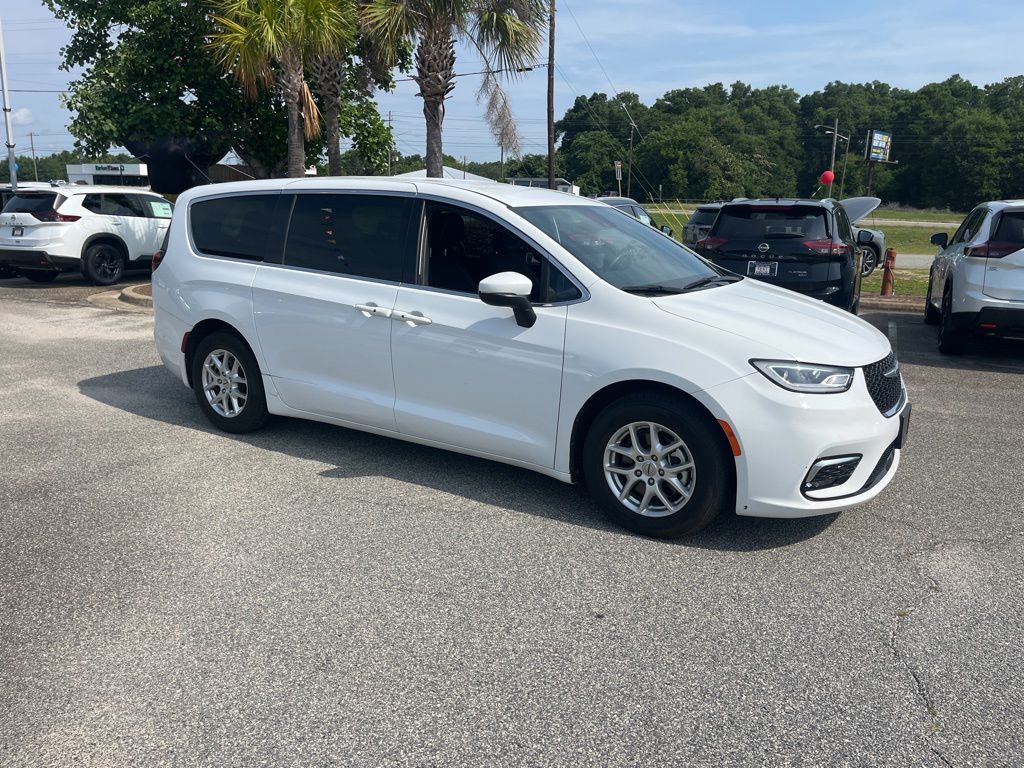 2023 Chrysler Pacifica Touring