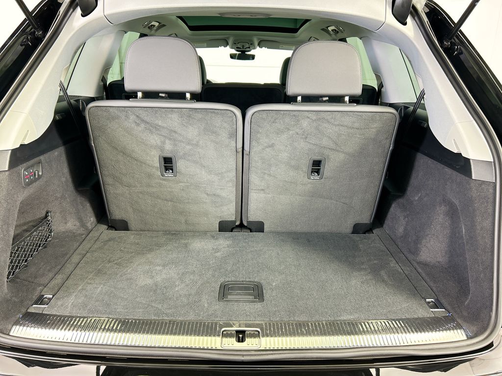 Thumbnail: 2023 Audi Q7 - 28