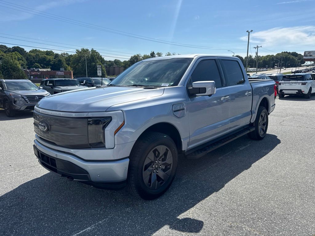2022 Ford F-150 Lightning Lariat SuperCrew AWD