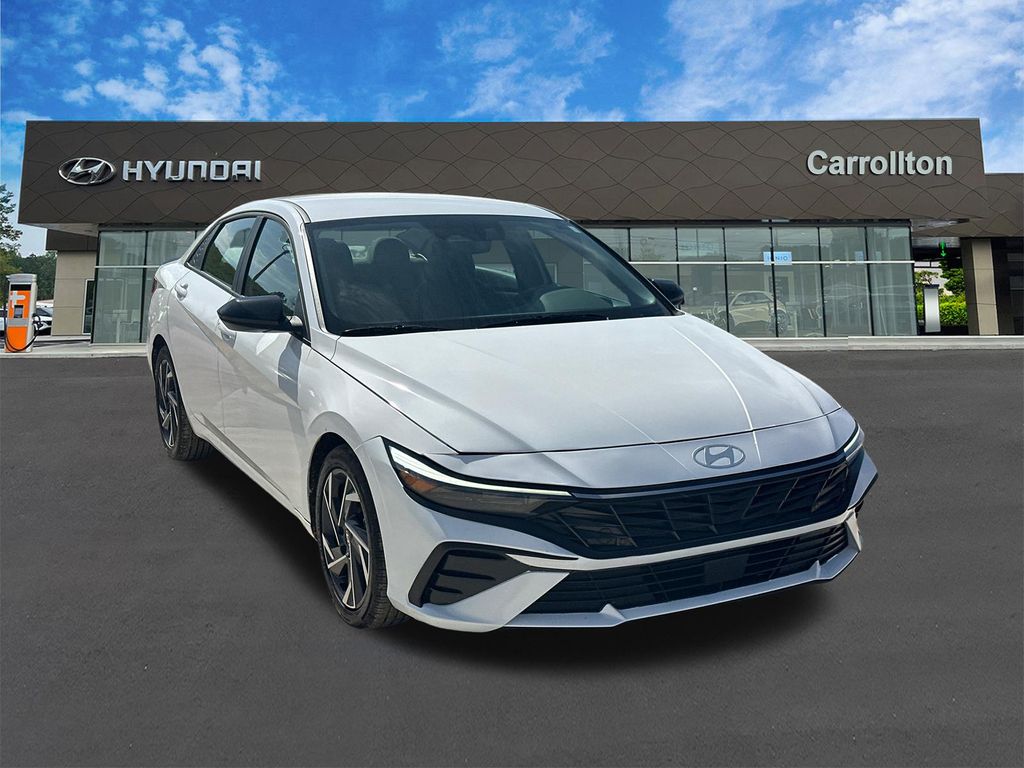 Used 2025 White Hyundai SEL Sport image 3