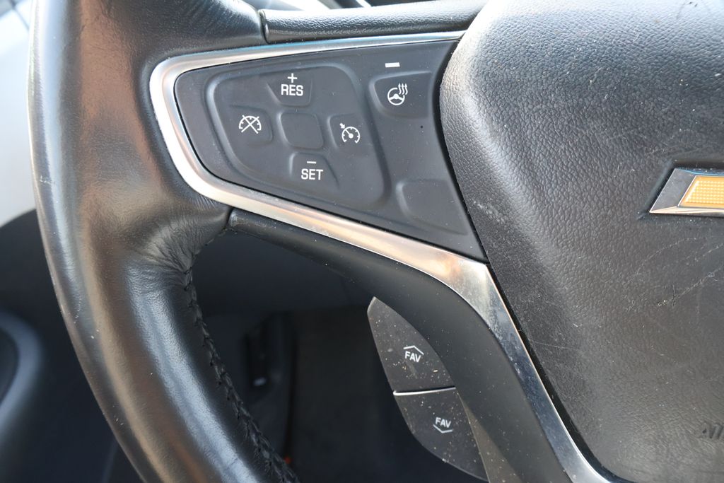 Thumbnail: 2018 Chevrolet Bolt EV - 17