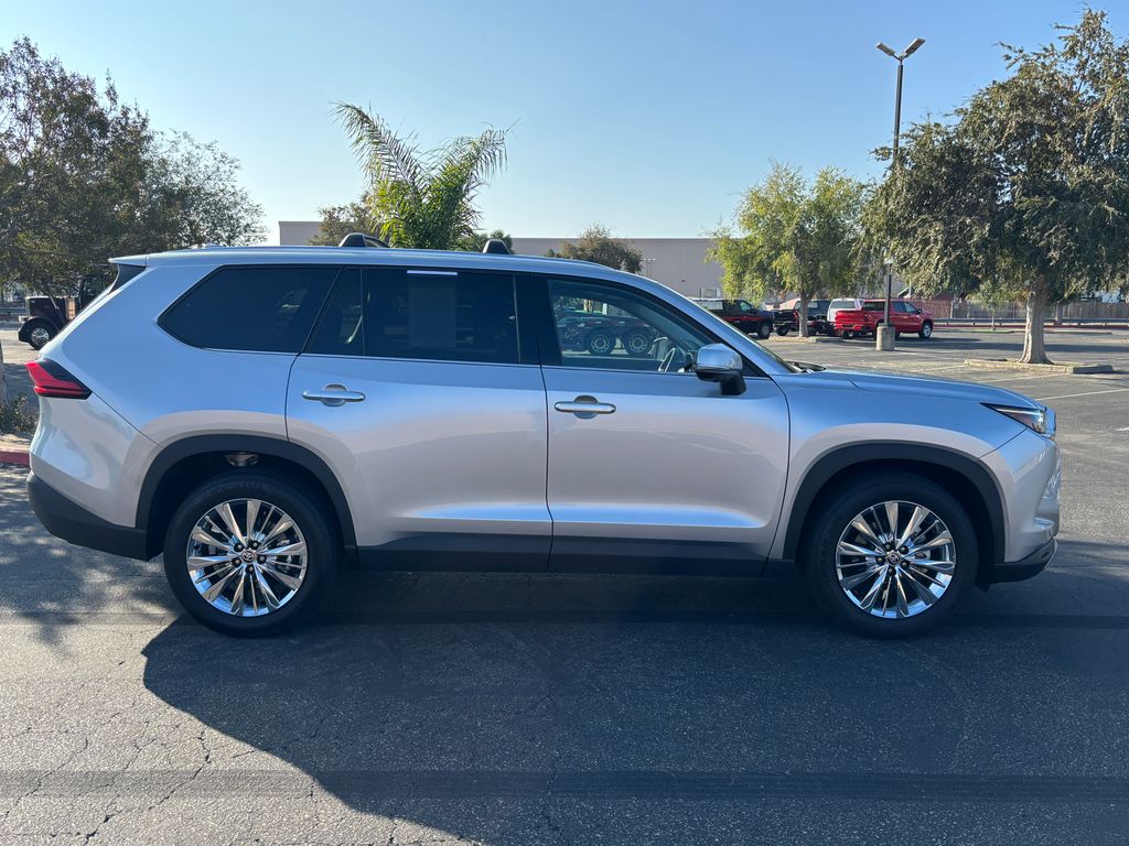 Thumbnail: 2024 Toyota Grand Highlander - 4