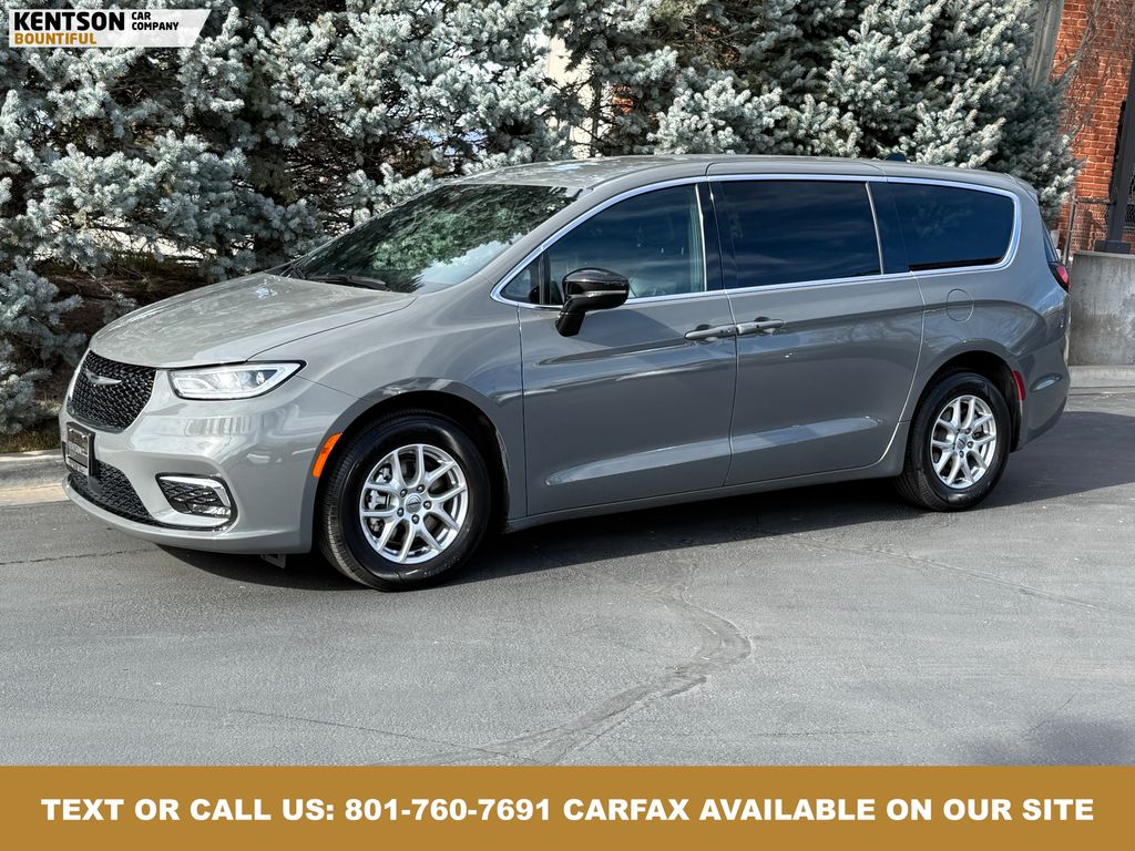 2025 Chrysler Pacifica Select FWD