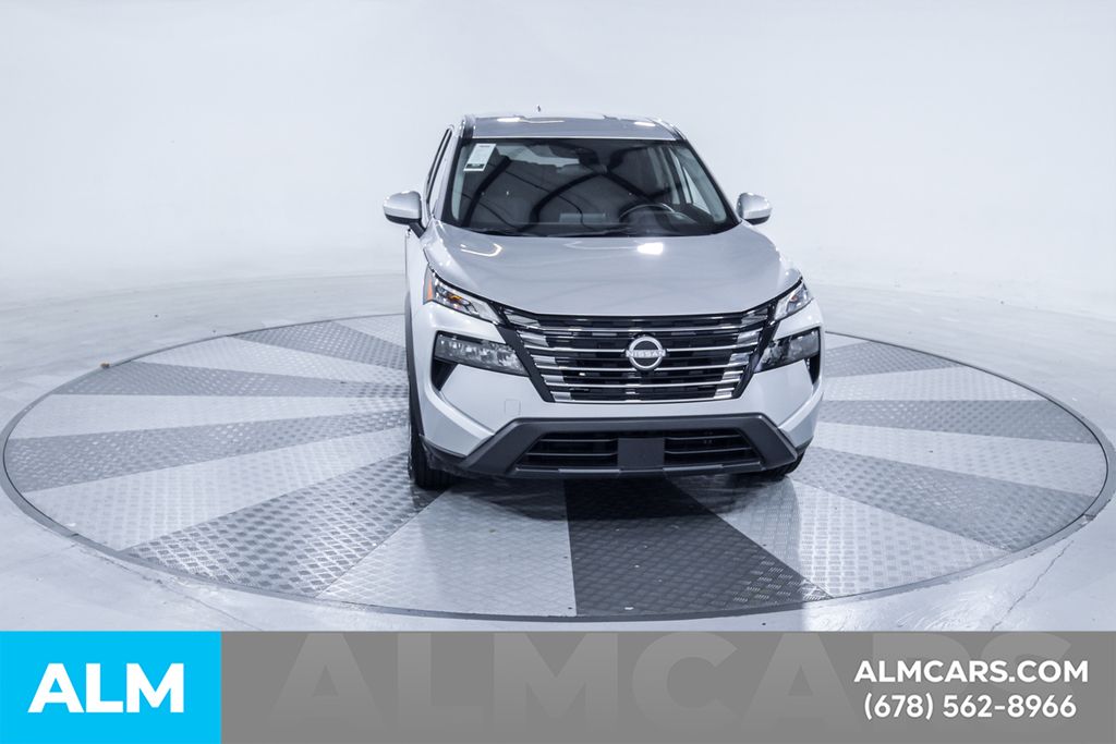Used 2025 Silver Nissan SV image 15