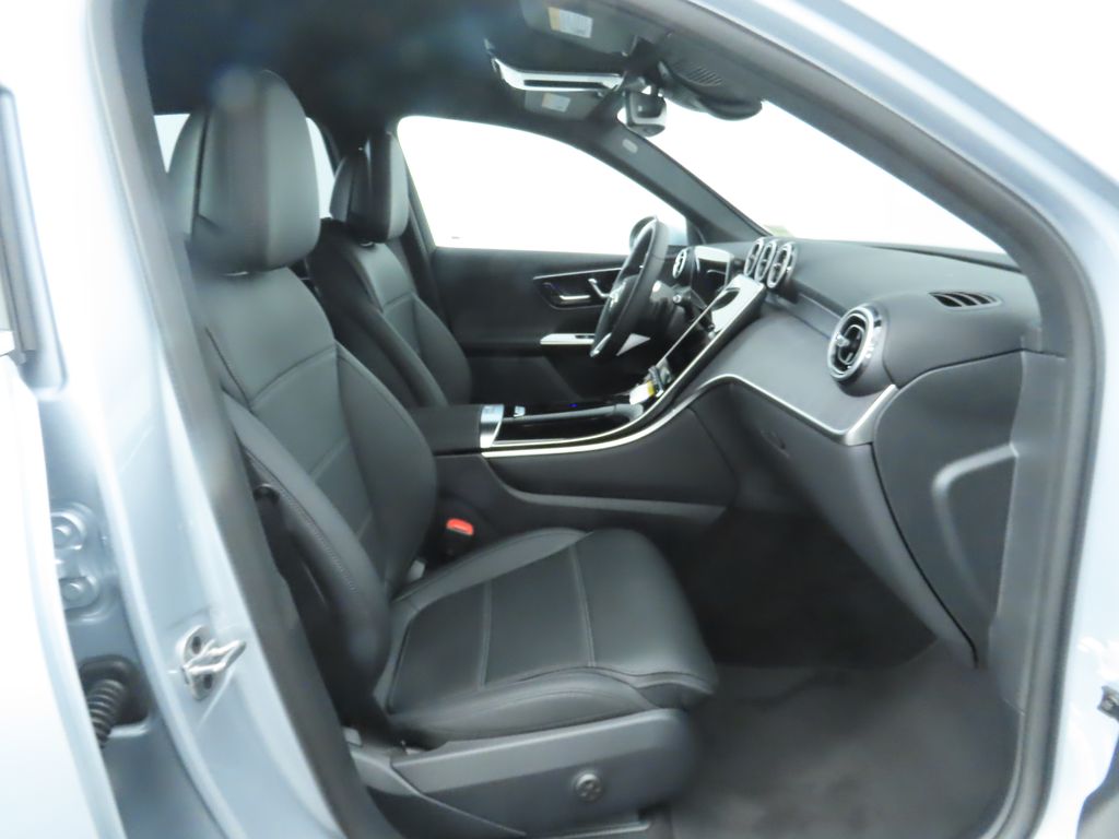 Thumbnail: 2025 Mercedes-Benz GLC - 20