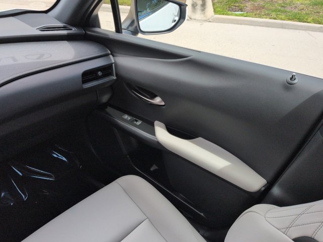 Certified Used 2025 White Lexus 300h image 17