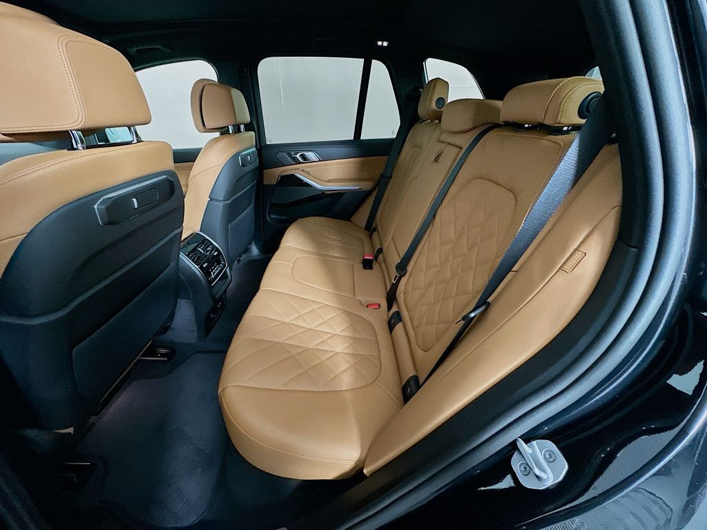 Thumbnail: 2026 BMW X5 - 17