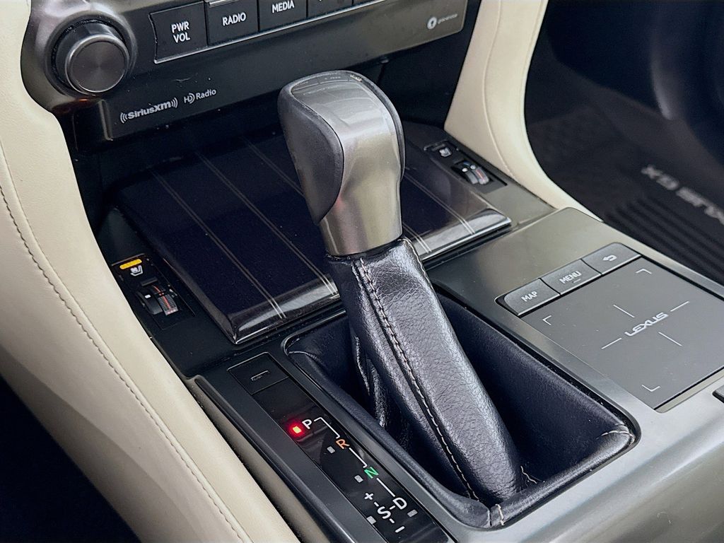 Thumbnail: 2023 Lexus GX - 17