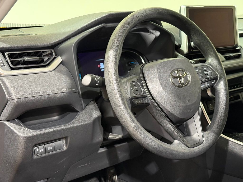 Thumbnail: 2023 Toyota RAV4 - 17