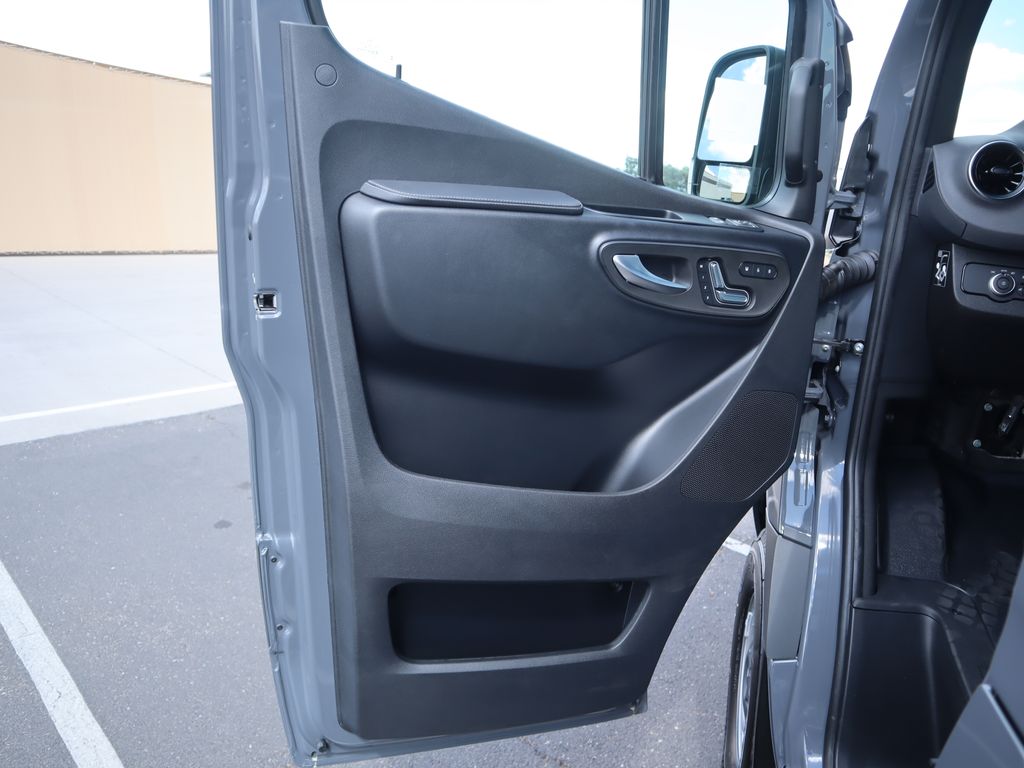 Thumbnail: 2026 Mercedes-Benz Sprinter - 21