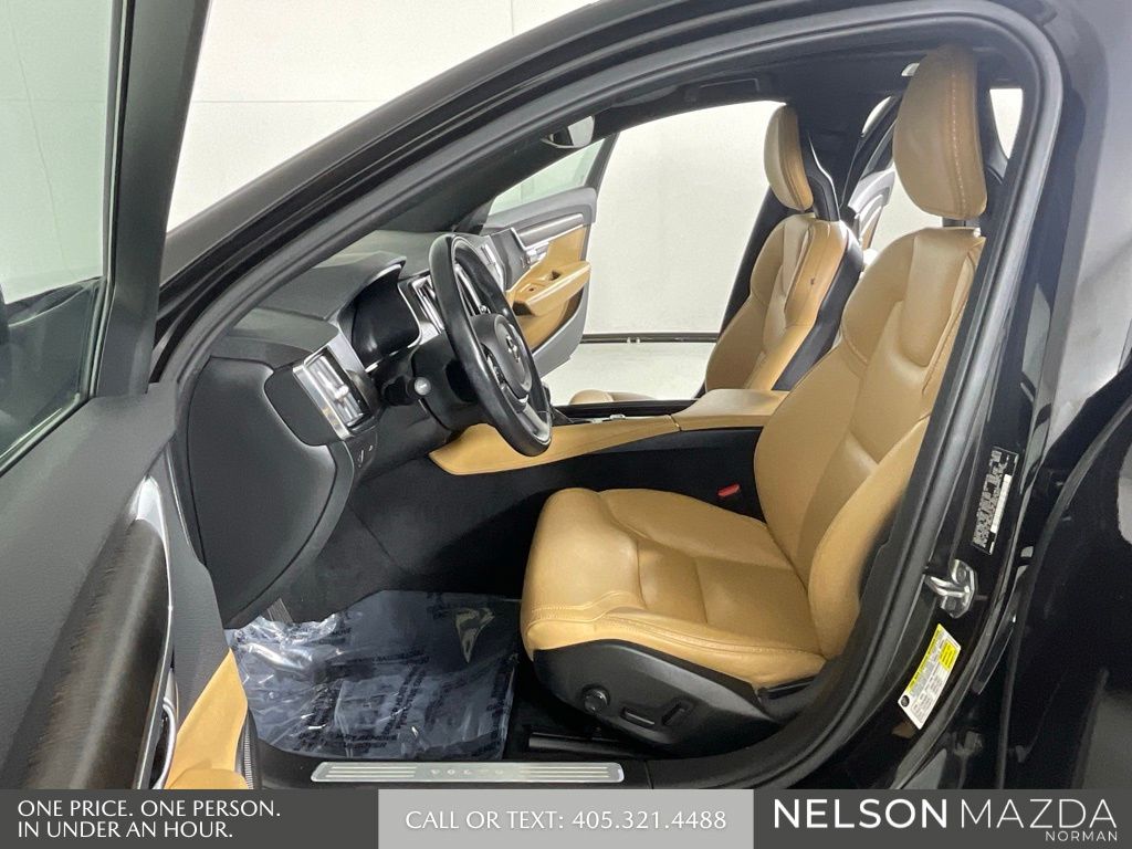 Used 2018 Black Volvo T6 AWD image 12