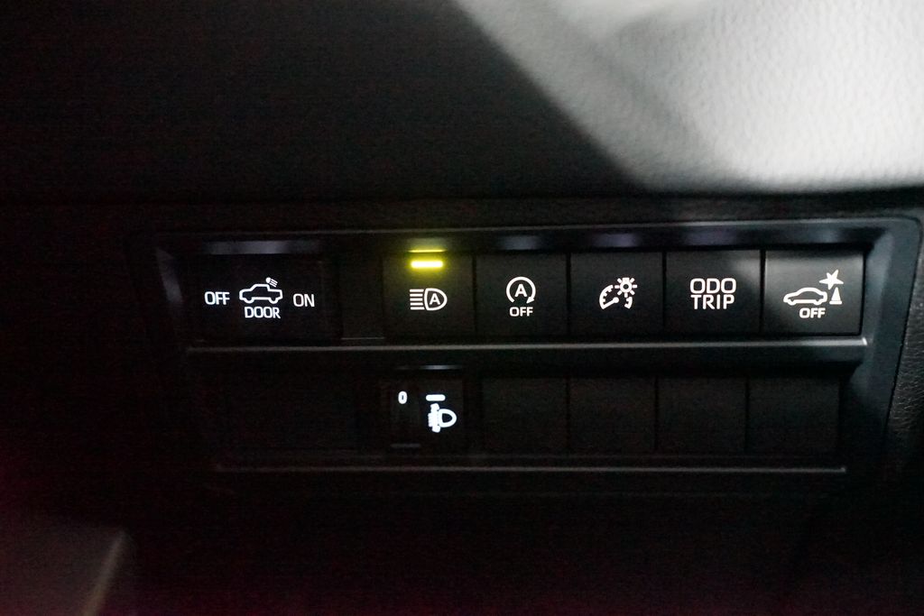 Thumbnail: 2026 Toyota Tundra - 25