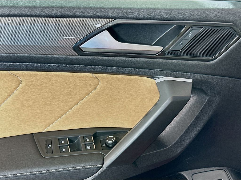 Thumbnail: 2024 Volkswagen Tiguan - 17