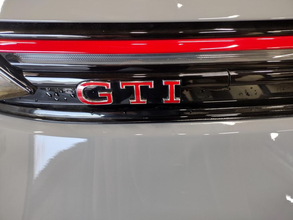 2026 Volkswagen Golf GTI SE