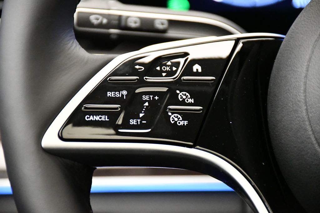 Thumbnail: 2026 Mercedes-Benz GLE - 22