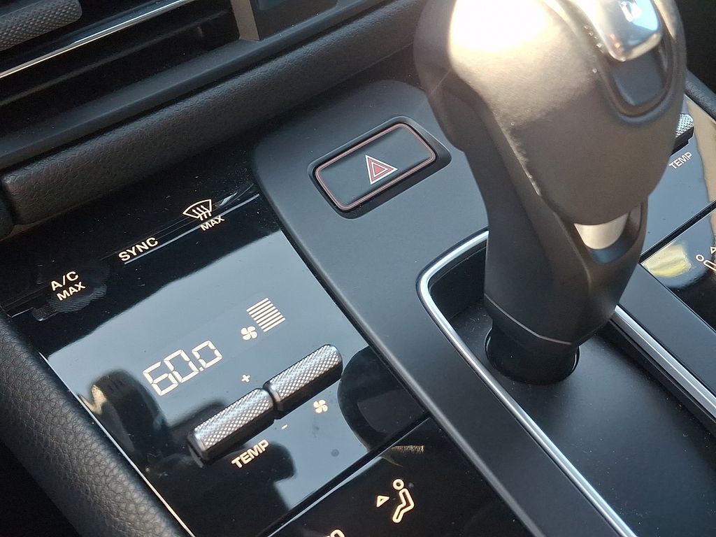 Thumbnail: 2023 Porsche Macan - 17