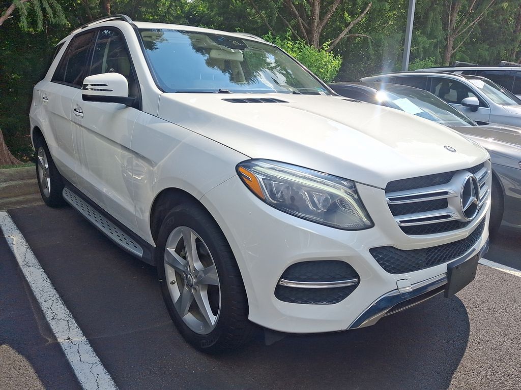 Thumbnail: 2016 Mercedes-Benz GLE - 2