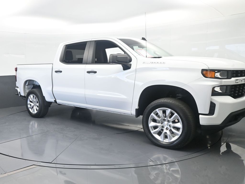 Used 2022 Summit White Chevrolet Custom image 8
