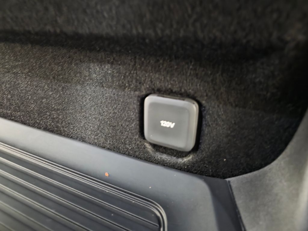 2025 Rivian R1T Adventure Dual Motor Standard Pack