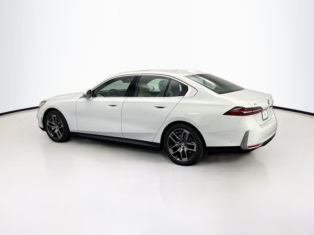 Thumbnail: 2026 BMW i5 - 7