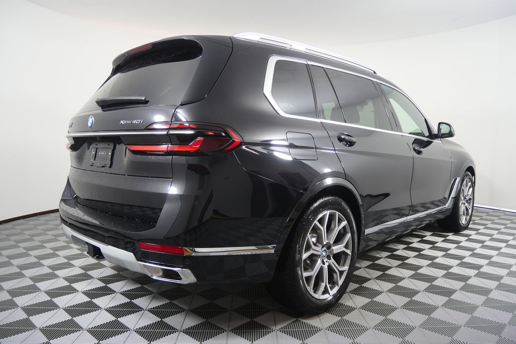 Thumbnail: 2026 BMW X7 - 3