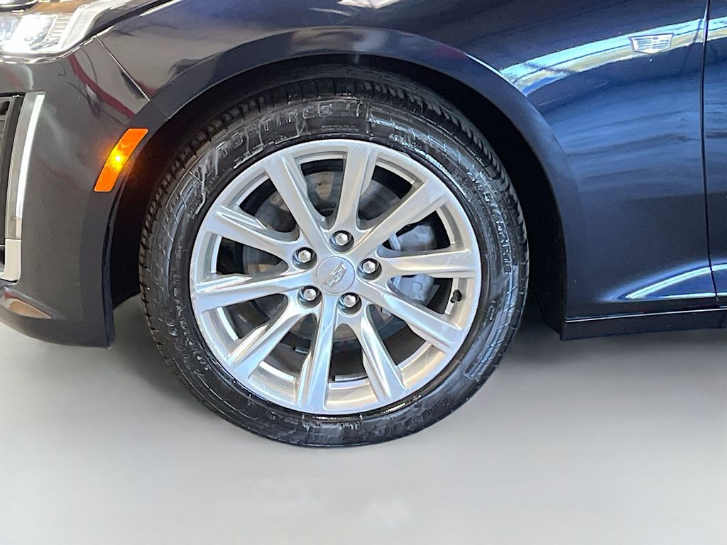 Used 2021 Dark Moon Blue Metallic Cadillac Luxury image 33
