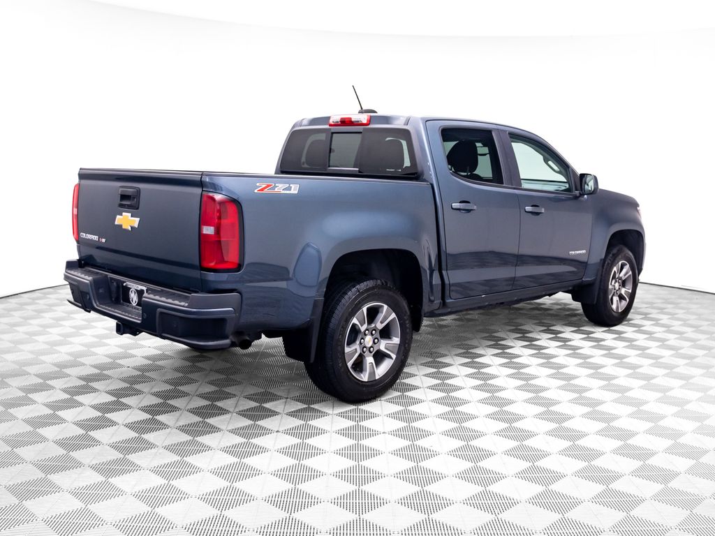 View vehicle photo 7