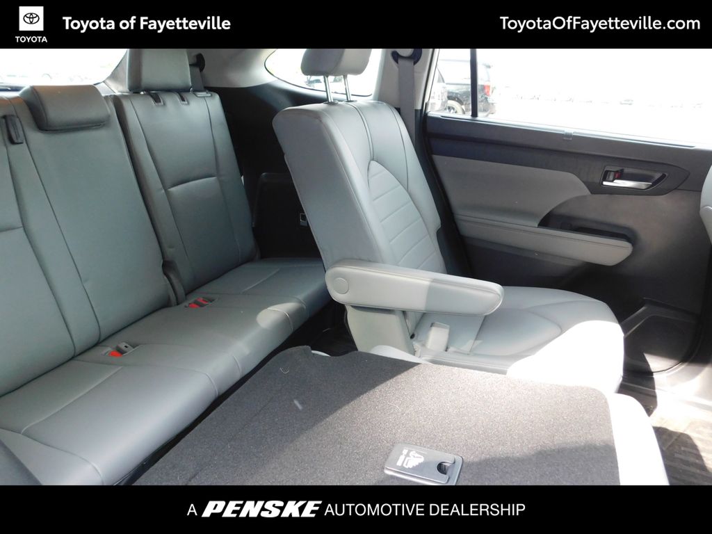 2021 Toyota Highlander XLE 5