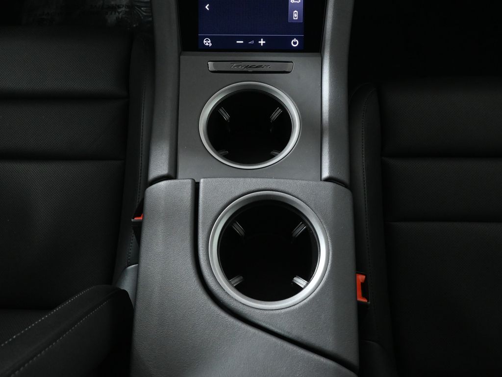 Thumbnail: 2025 Porsche Taycan - 25