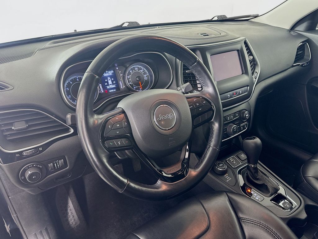 Thumbnail: 2021 Jeep Cherokee - 9
