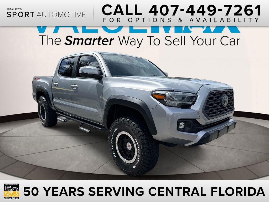 2021 Toyota Tacoma Plata (Silver Sky Metallic) Camioneta Todo terreno 6 velocidades Automática