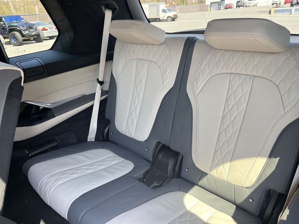 Thumbnail: 2023 BMW X7 - 22