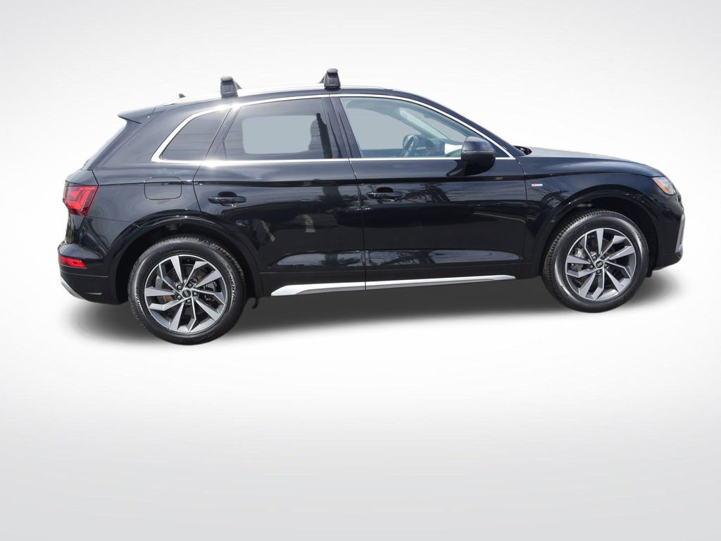 Thumbnail: 2023 Audi Q5 - 6