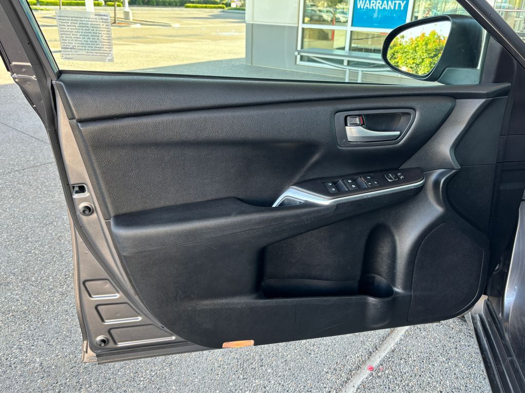 Thumbnail: 2016 Toyota Camry - 24