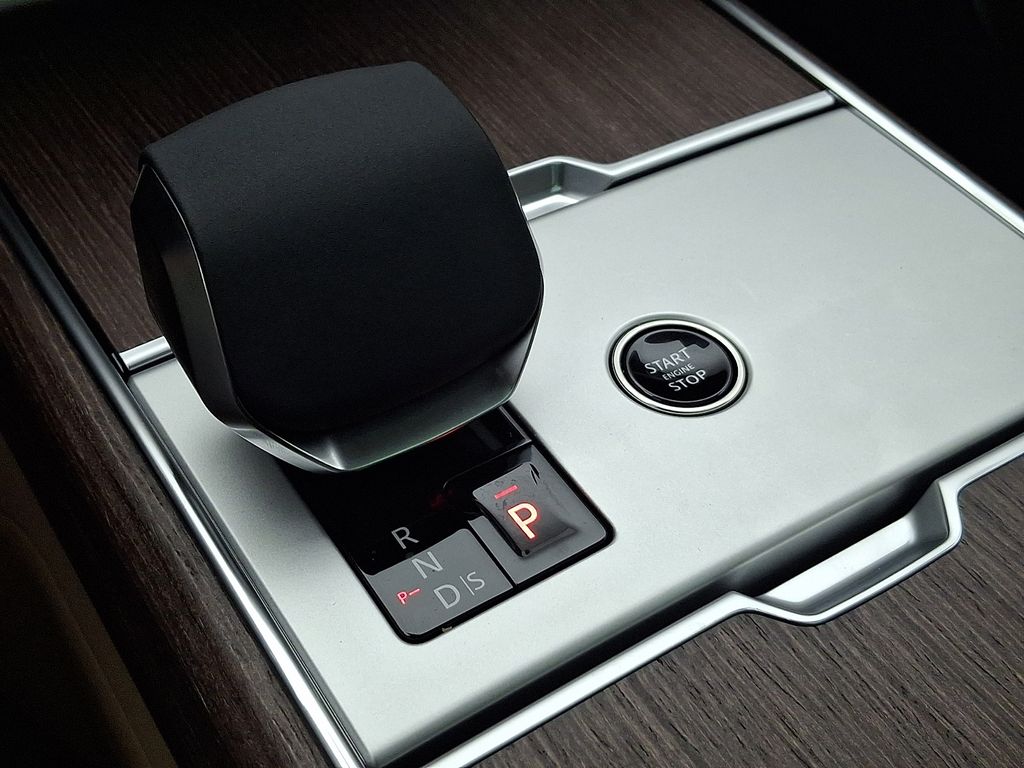 Thumbnail: 2026 Land Rover Range Rover - 13