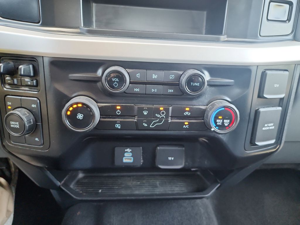 2024 Ford F-250SD XLT photo