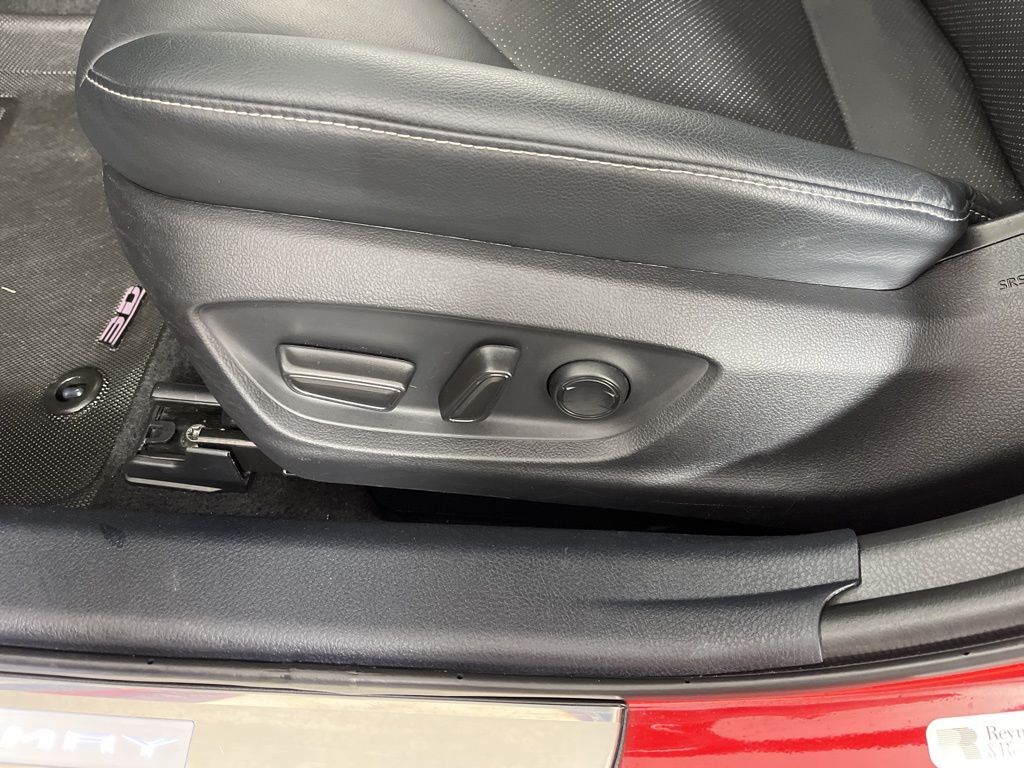 Thumbnail: 2021 Toyota Camry - 22