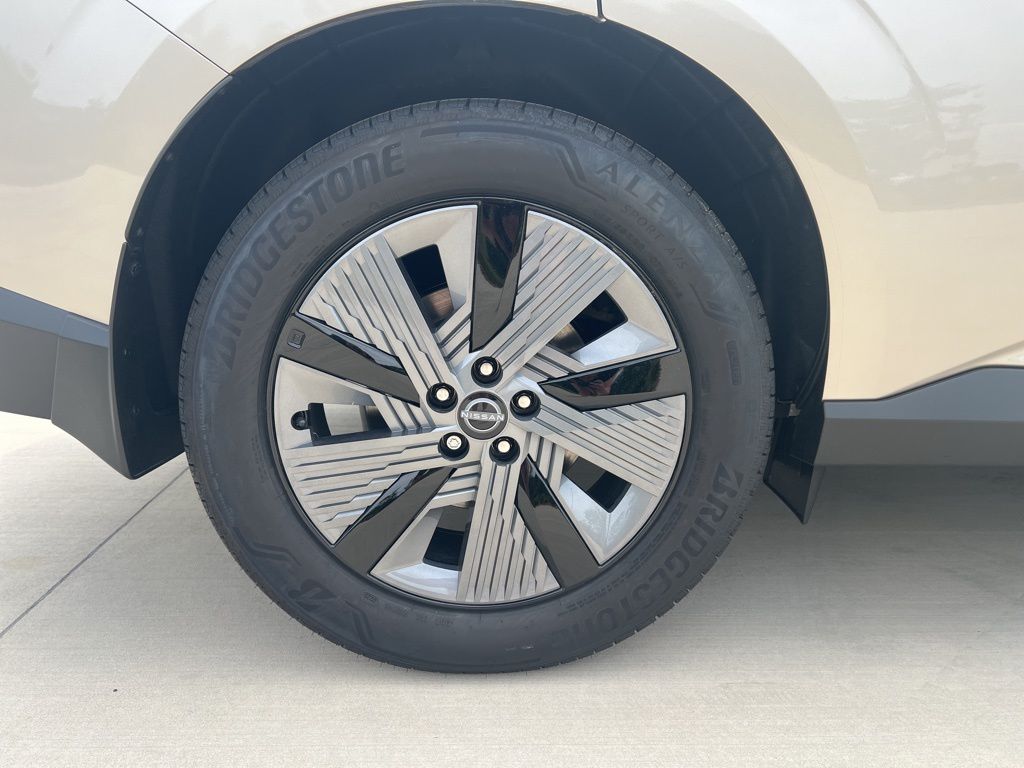 2025 Champagne Silver Metallic Nissan Murano SL AWD SUV