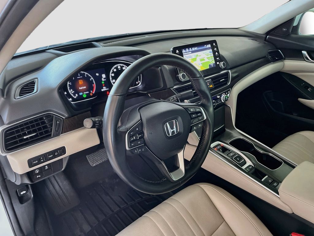 Used 2022 White Honda Touring 2.0T image 9
