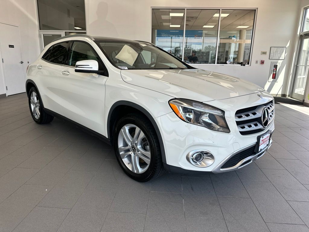 Polar White 2018 Mercedes-Benz GLA SUV / Crossover All-Wheel Drive 7-Speed Automatic